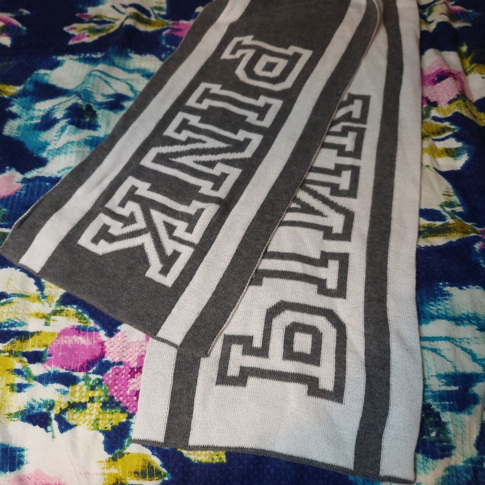 VS PINK Grey and white scarf